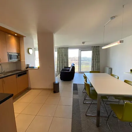 Near & Marina * 니우포르트